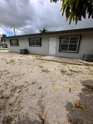 1011 NW 9th St A, Homestead, FL 33030