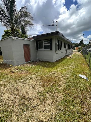 1011 NW 9th St A, Homestead, FL 33030