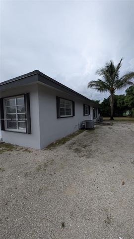 1011 NW 9th St A, Homestead, FL 33030