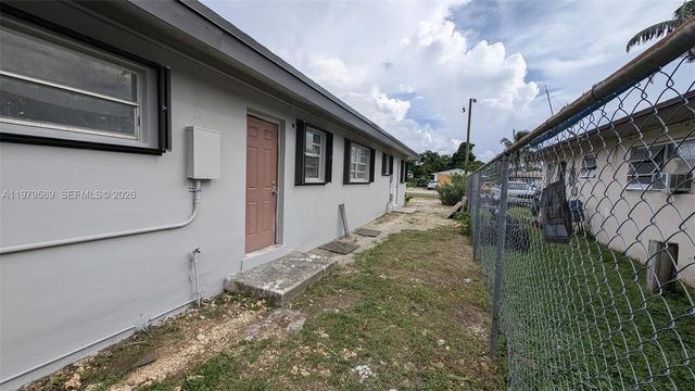 1011 NW 9th St A, Homestead, FL 33030