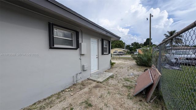 1011 NW 9th St A, Homestead, FL 33030