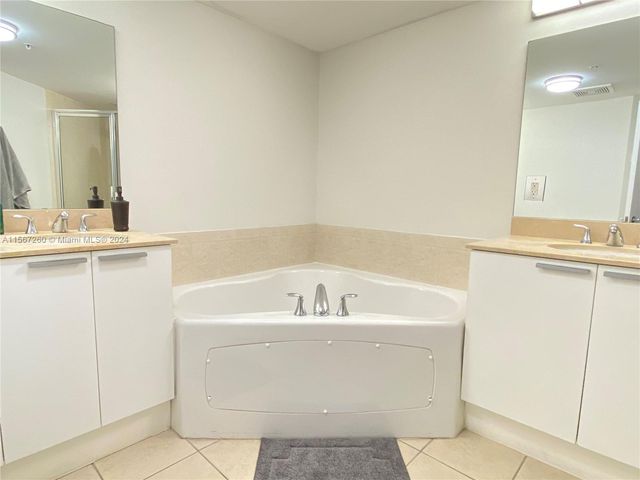 16699 Collins Ave 3009, Sunny Isles Beach, FL 33160