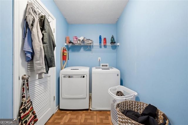 3430 Park Glenn Lane, Snellville, GA 30078