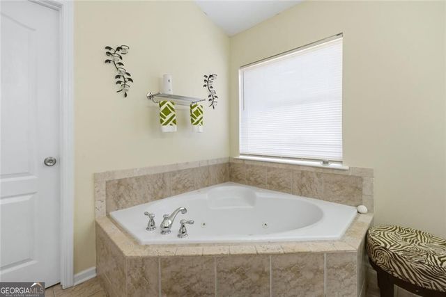 3430 Park Glenn Lane, Snellville, GA 30078