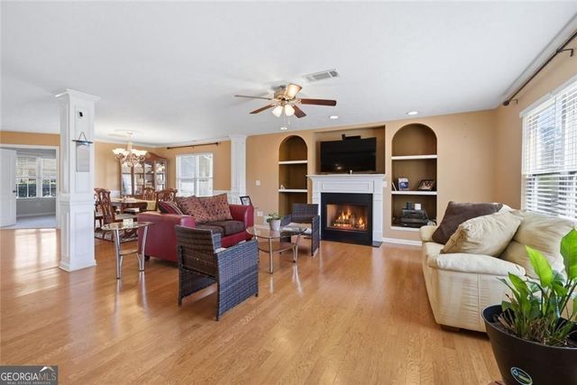 3430 Park Glenn Lane, Snellville, GA 30078