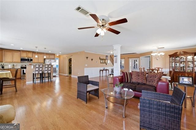 3430 Park Glenn Lane, Snellville, GA 30078