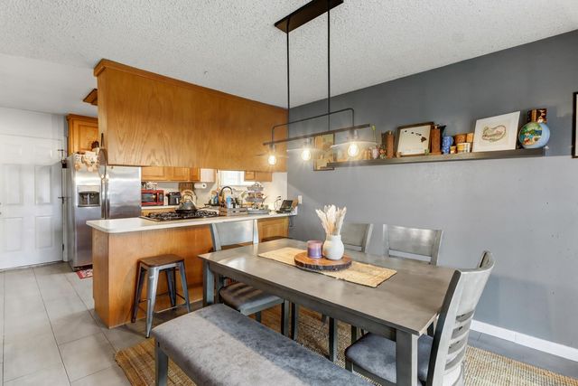 7024 Bear River Dr, Sacramento, CA 95842