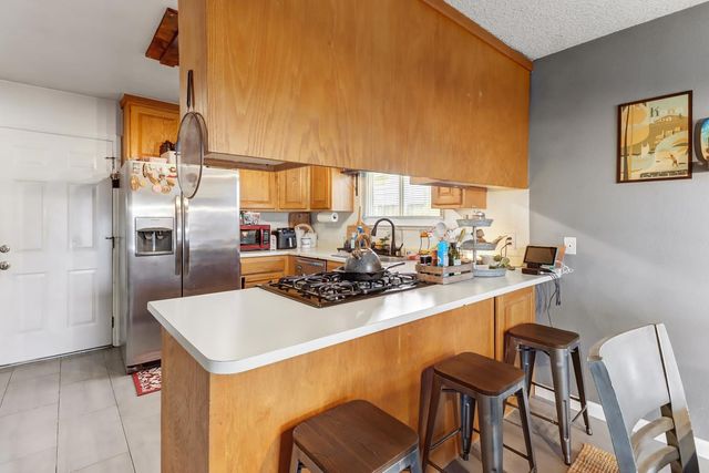 7024 Bear River Dr, Sacramento, CA 95842