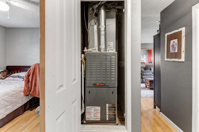 7024 Bear River Dr, Sacramento, CA 95842