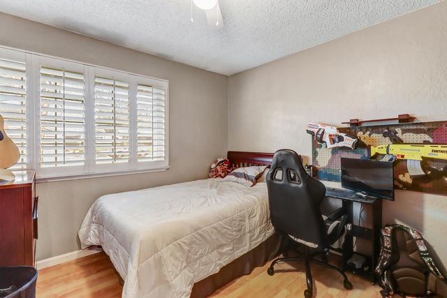 7024 Bear River Dr, Sacramento, CA 95842