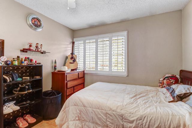 7024 Bear River Dr, Sacramento, CA 95842