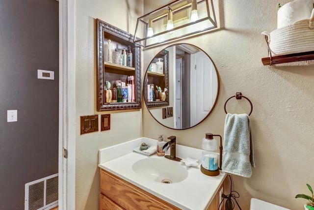 7024 Bear River Dr, Sacramento, CA 95842