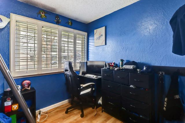 7024 Bear River Dr, Sacramento, CA 95842