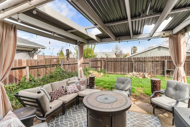 7024 Bear River Dr, Sacramento, CA 95842