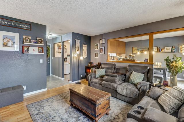 7024 Bear River Dr, Sacramento, CA 95842