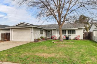 7024 Bear River Dr, Sacramento, CA 95842