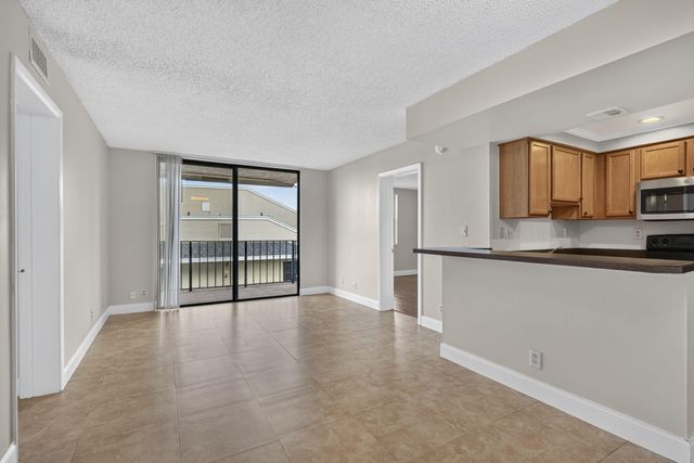 724 EXECUTIVE CENTER Drive 36, West Palm Beach, FL 33401