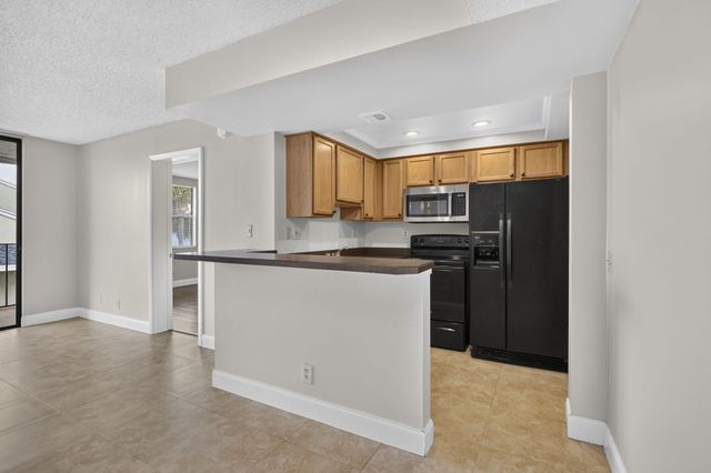 724 EXECUTIVE CENTER Drive 36, West Palm Beach, FL 33401
