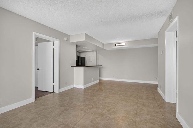724 EXECUTIVE CENTER Drive 36, West Palm Beach, FL 33401