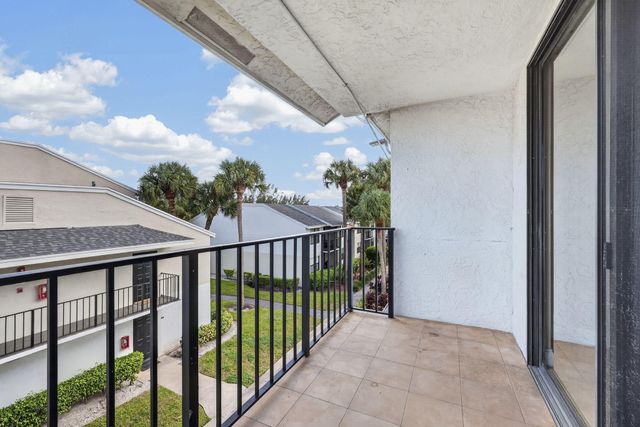 724 EXECUTIVE CENTER Drive 36, West Palm Beach, FL 33401