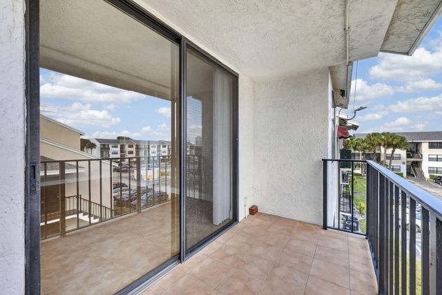 724 EXECUTIVE CENTER Drive 36, West Palm Beach, FL 33401