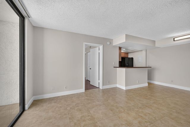 724 EXECUTIVE CENTER Drive 36, West Palm Beach, FL 33401
