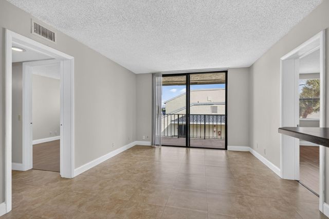 724 EXECUTIVE CENTER Drive 36, West Palm Beach, FL 33401