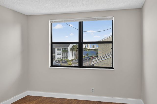 724 EXECUTIVE CENTER Drive 36, West Palm Beach, FL 33401