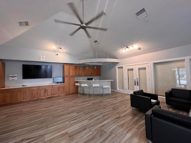 724 EXECUTIVE CENTER Drive 36, West Palm Beach, FL 33401