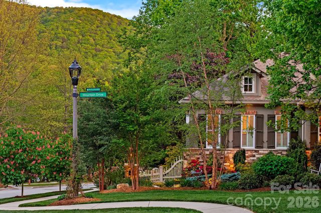 54 Mountain Drive, Biltmore Lake, NC 28715