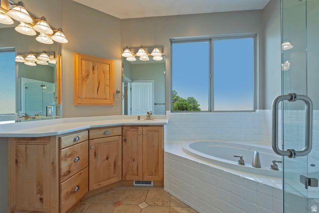 548 S LOFTY LN, North Salt Lake, UT 84054