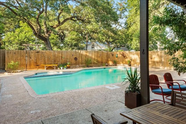 104 W Mimosa CIR, San Marcos, TX 78666