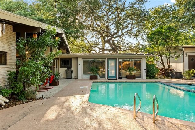 104 W Mimosa CIR, San Marcos, TX 78666