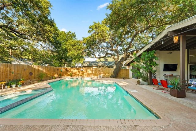 104 W Mimosa CIR, San Marcos, TX 78666