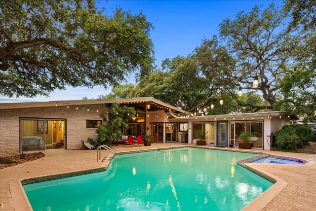 104 W Mimosa CIR, San Marcos, TX 78666