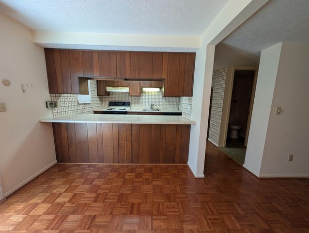 1676 Van Pelt Street, 76, Columbus, OH 43220