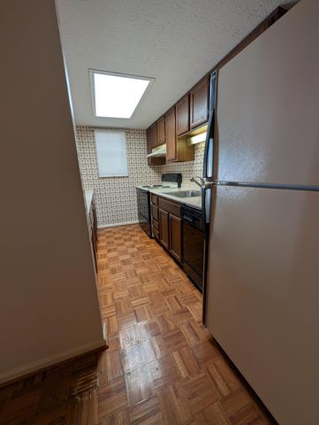1676 Van Pelt Street, 76, Columbus, OH 43220