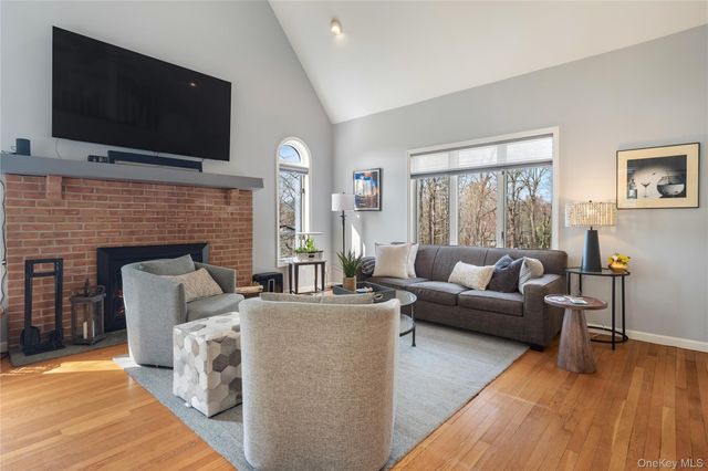 230 Ridgecrest Road, Briarcliff Manor, NY 10510