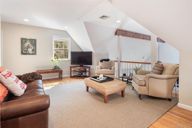 230 Ridgecrest Road, Briarcliff Manor, NY 10510