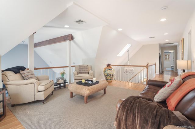 230 Ridgecrest Road, Briarcliff Manor, NY 10510
