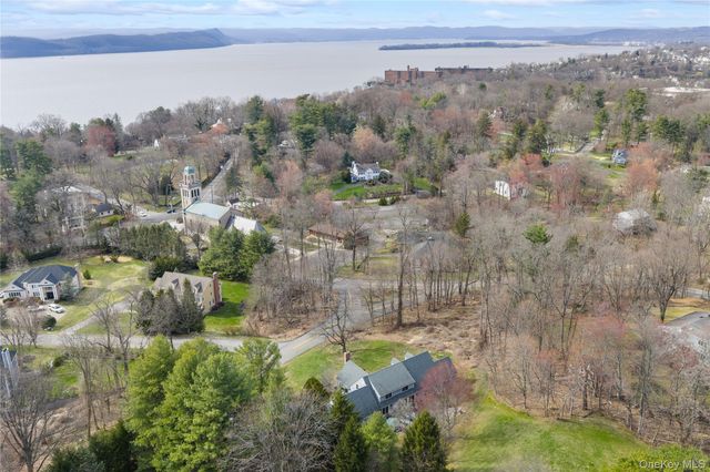 230 Ridgecrest Road, Briarcliff Manor, NY 10510