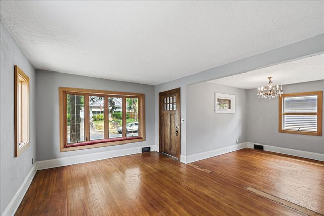 1918 Clear Avenue, Saint Paul, MN 55119