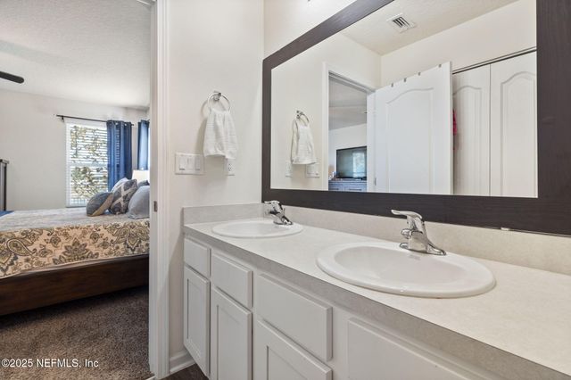 2405 OAK STREAM Drive, Green Cove Springs, FL 32043