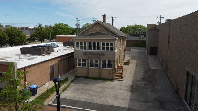 1907 2nd Street 200, Highland Park, IL 60035