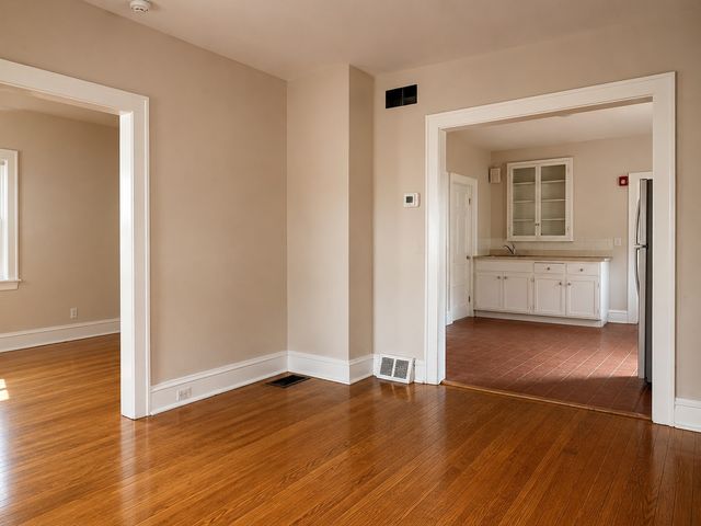 1907 2nd Street 200, Highland Park, IL 60035