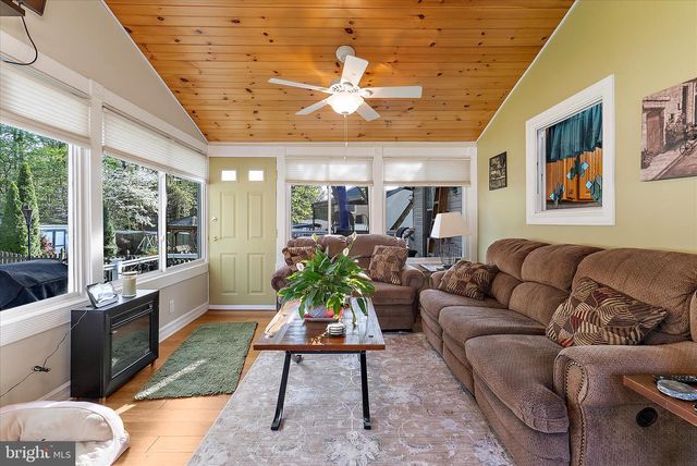379 DUBLIN DR, Glen Burnie, MD 21060