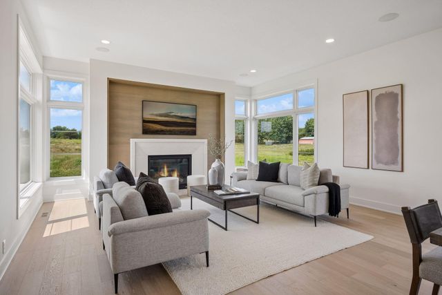 5946 Kochs Crossing, Independence, MN 55359