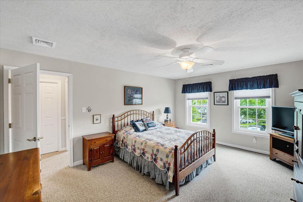 Image 11 of property listing at 131 ALMA MATER CT #A, State College, PA 16803