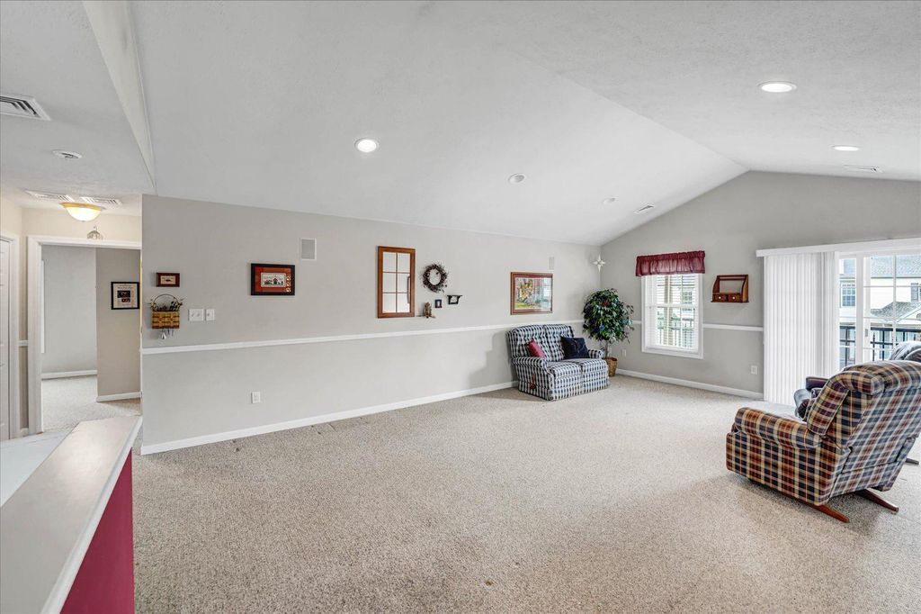 Image 20 of property listing at 131 ALMA MATER CT #A, State College, PA 16803