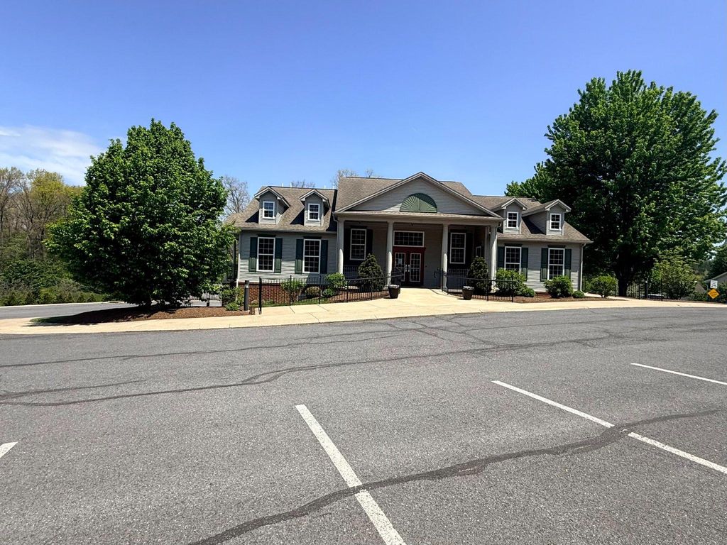Image 27 of property listing at 131 ALMA MATER CT #A, State College, PA 16803